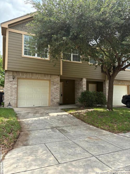 13612 Woodstone Way, San Antonio, TX, 78233-5330 | Card Image