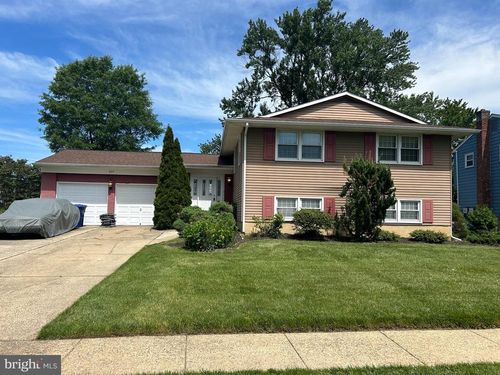 809 Charleston Rd, MOUNT LAUREL, NJ, 08054-2808 | Card Image