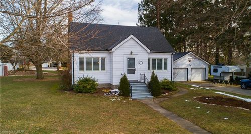 206 Queen St, Rodney, ON, N0L2C0 | Card Image