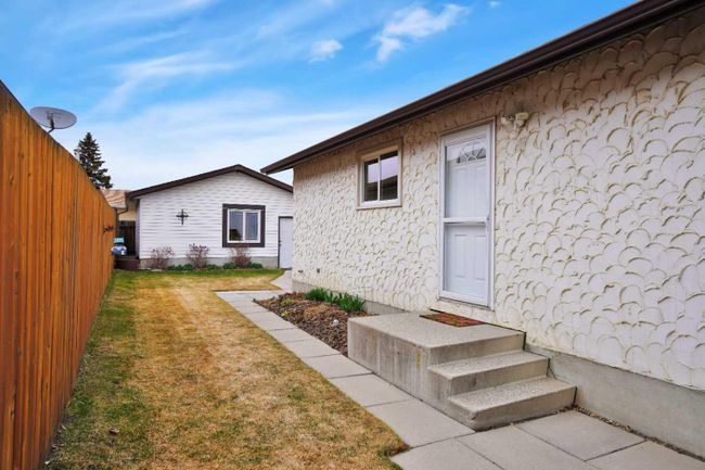 6136 Horn Street, Home with 4 bedrooms, 2 bathrooms and 2 parking in Red Deer AB | Image 30