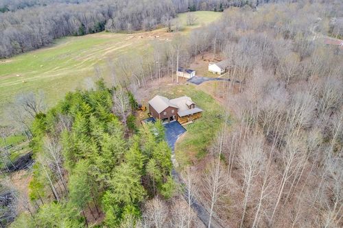 465 Hickory Ln, Sparta, TN, 38583-6789 | Card Image
