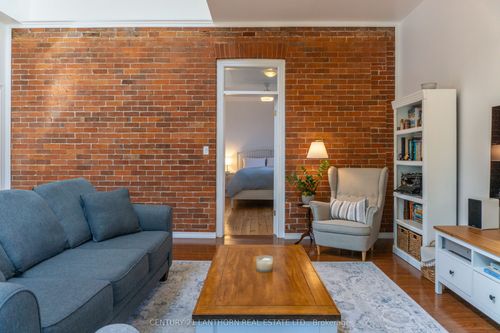 rear-128 Picton Main St, Picton, ON, K0K2T0 | Card Image