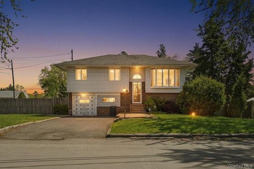 55 Patricia Ave, Deer Park, NY, 11729-2728 | Card Image