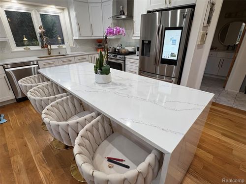 3835 Ranya Dr, Commerce Twp, MI, 48382-4471 | Card Image