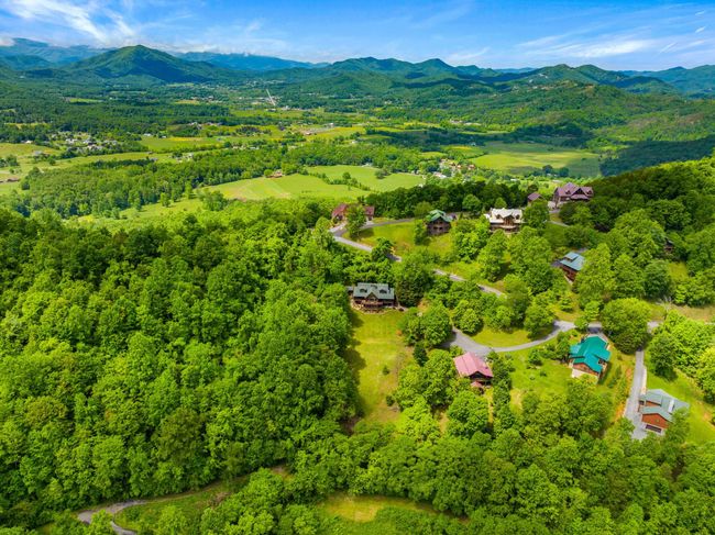 2414 Walnut Cove Way, House other with 4 bedrooms, 6 bathrooms and null parking in Sevierville TN | Image 70