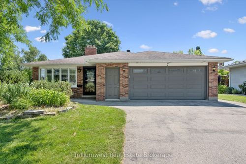 7 Teakwood Pl, Guelph, ON, N1E6G7 | Card Image