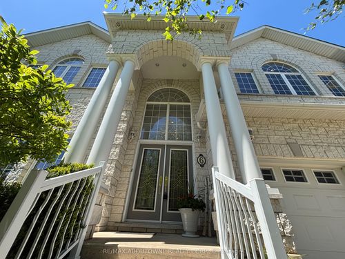 6 Fourseasons Drive, Hamilton, ON, L8E5Y5 | Card Image