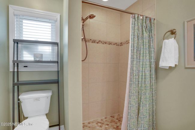 3rd Floor hall bathroom | Image 38