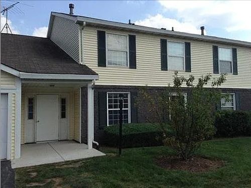 apt-a2-327 Newport Ln, Bartlett, IL, 60103-7943 | Card Image