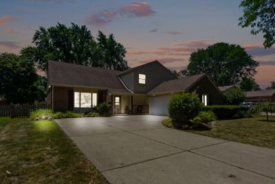 653 E Balsam Lane, House other with 4 bedrooms, 2 bathrooms and 2 parking in Palatine IL | Image 2