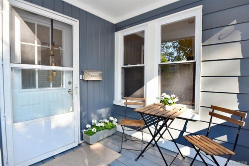 300 Breckenridge St, Ferndale, MI, 48220-1724 | Card Image