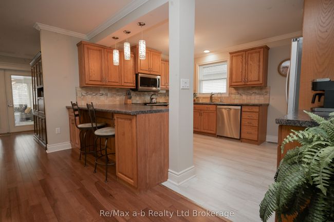 11 Mcdonald Crt, House other with 2 bedrooms, 3 bathrooms and 2 parking in Tillsonburg ON | Image 5