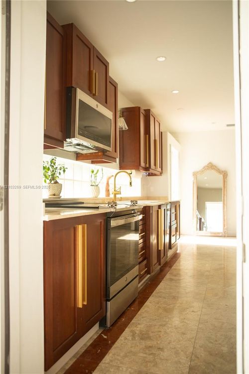 0-3438 Nw 15th St, Miami, FL, 33125 | Card Image