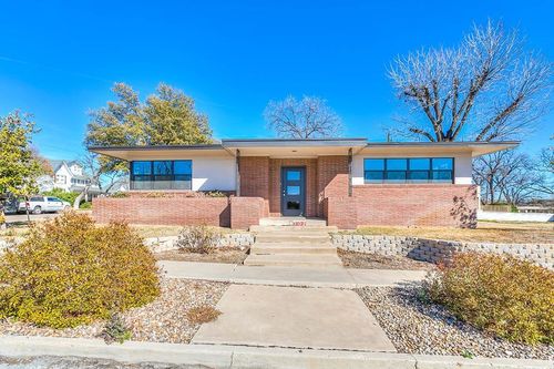 435 W Concho Ave, San Angelo, TX, 76903-6310 | Card Image