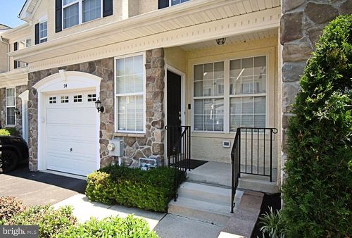 94 Longview Ln, Newtown Square, PA, 19073-1068 | Card Image