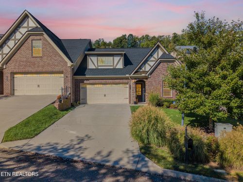 427 Sunny Springs Ln, Knoxville, TN, 37922-4476 | Card Image