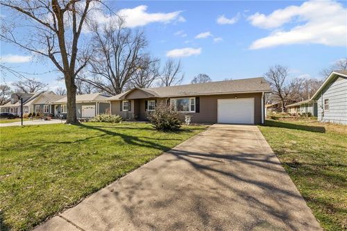 1310 S Poplar St, Ottawa, KS, 66067-3633 | Card Image