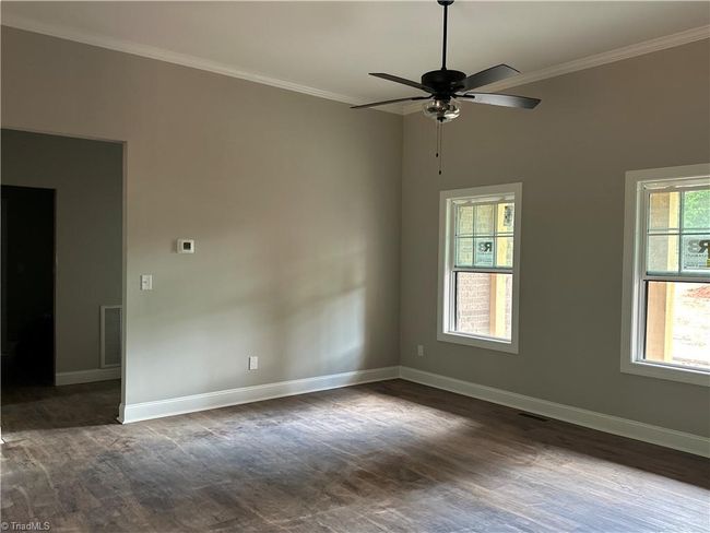 To be Similar (Living Area) | Image 4