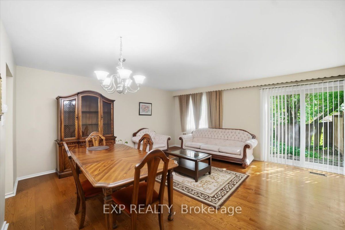 Residential in Toronto E11 3