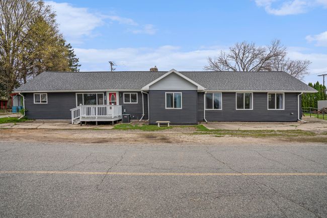 12039 Bair Lake St, House other with 6 bedrooms, 3 bathrooms and null parking in Jones MI | Image 4