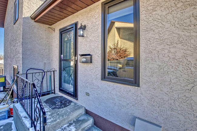 8 Goard Close, Home with 3 bedrooms, 2 bathrooms and 3 parking in Red Deer AB | Image 2