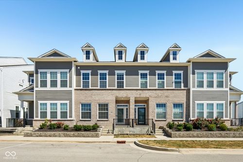 688 Lagerfield Dr, Carmel, IN, 46032-3352 | Card Image