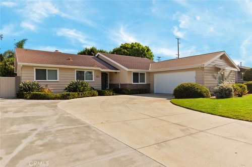 831 E Hoover Ave, Orange, CA, 92867-4928 | Card Image