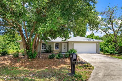129 Irvine Ave Se, Palm Bay, FL, 32909-3744 | Card Image