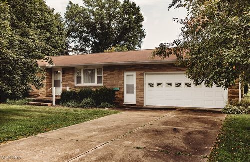 57995 County Road 9, West Lafayette, OH, 43845-9717 | Card Image
