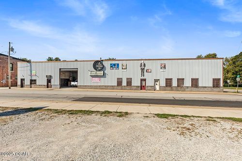 220-218220 N Madison St, Webb City, MO, 64870-1724 | Card Image