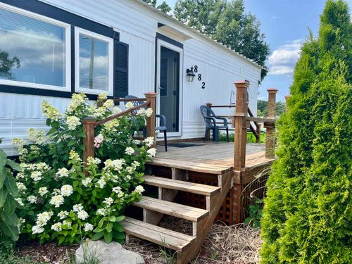 882 Crestwood Ln, Traverse City, MI, 49686-4727 | Card Image