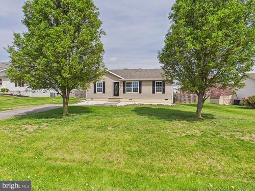 218 Larry Way, BUNKER HILL, WV, 25413-3695 | Card Image