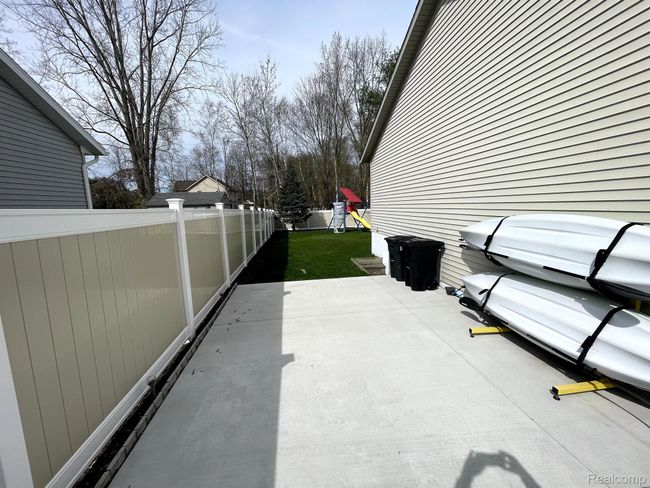 5652 N Lake Dr, House other with 4 bedrooms, 3 bathrooms and null parking in Kimball MI | Image 9