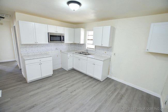 215 S Maple Ave, House other with 6 bedrooms, 3 bathrooms and null parking in Tahlequah OK | Image 4