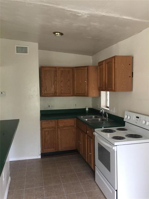 6128 Strawflower Pl, JACKSONVILLE, FL, 32209-2042 | Card Image