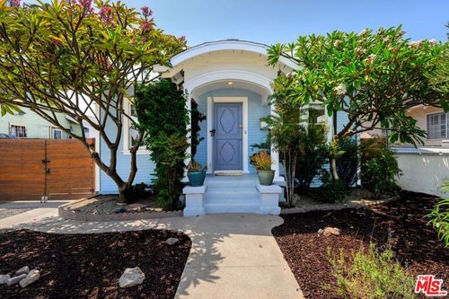 2955 8th Ave, Los Angeles, CA, 90018-2304 | Card Image
