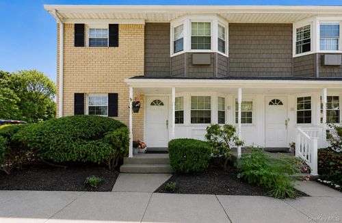 h02-3902 Wilshire Ln, Oakdale, NY, 11769-1440 | Card Image