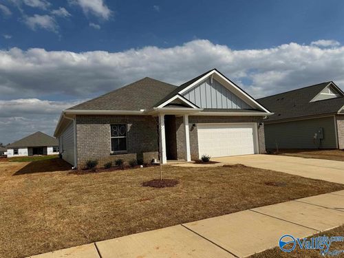 12660 Whitcomb Cir, Athens, AL, 35613-1221 | Card Image
