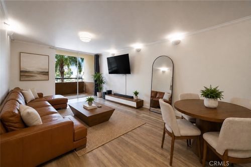 305-600 W 9th St, Los Angeles, CA, 90015 | Card Image