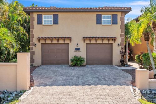 517 42nd St, Holmes Beach, FL, 34217-1957 | Card Image