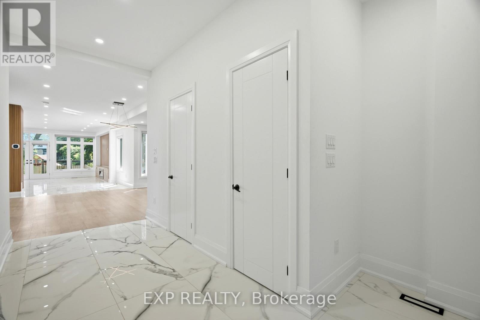 Residential in Toronto (Birchcliffe-Cliffside) 3