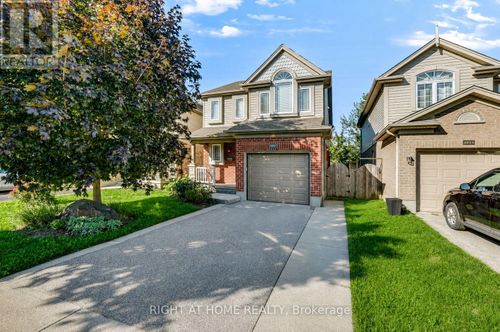 1811 Rollingacres Dr, London, ON, N5X4K4 | Card Image