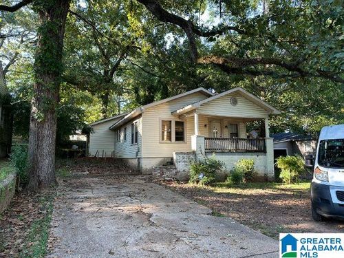 927 Woodward Rd, MIDFIELD, AL, 35228-2628 | Card Image