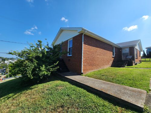256 35th Ave N, Nashville, TN, 37209-3932 | Card Image