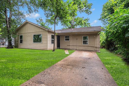 7538 Bywood St, Houston, TX, 77028-2402 | Card Image