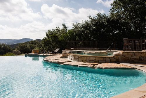 7212 Sunswept Dr, Jonestown, TX, 78645-4590 | Card Image