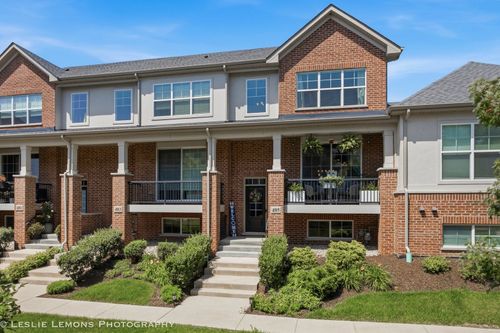485 Woodmoor Dr, Lombard, IL, 60148-4580 | Card Image