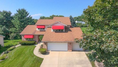 18 Clarendon Ct, Madison, WI, 53704-2878 | Card Image