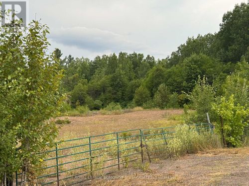 705 Rantz Rd, Petawawa, ON, K8H2W8 | Card Image