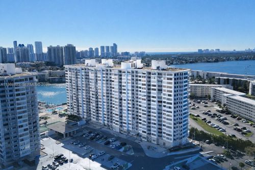 apt-202-18041 Biscayne Blvd, Aventura, FL, 33160-2521 | Card Image